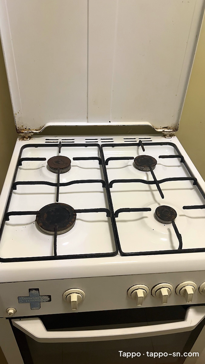 Cuisinière à gaz blanche à vendre à Dakar – photo 1