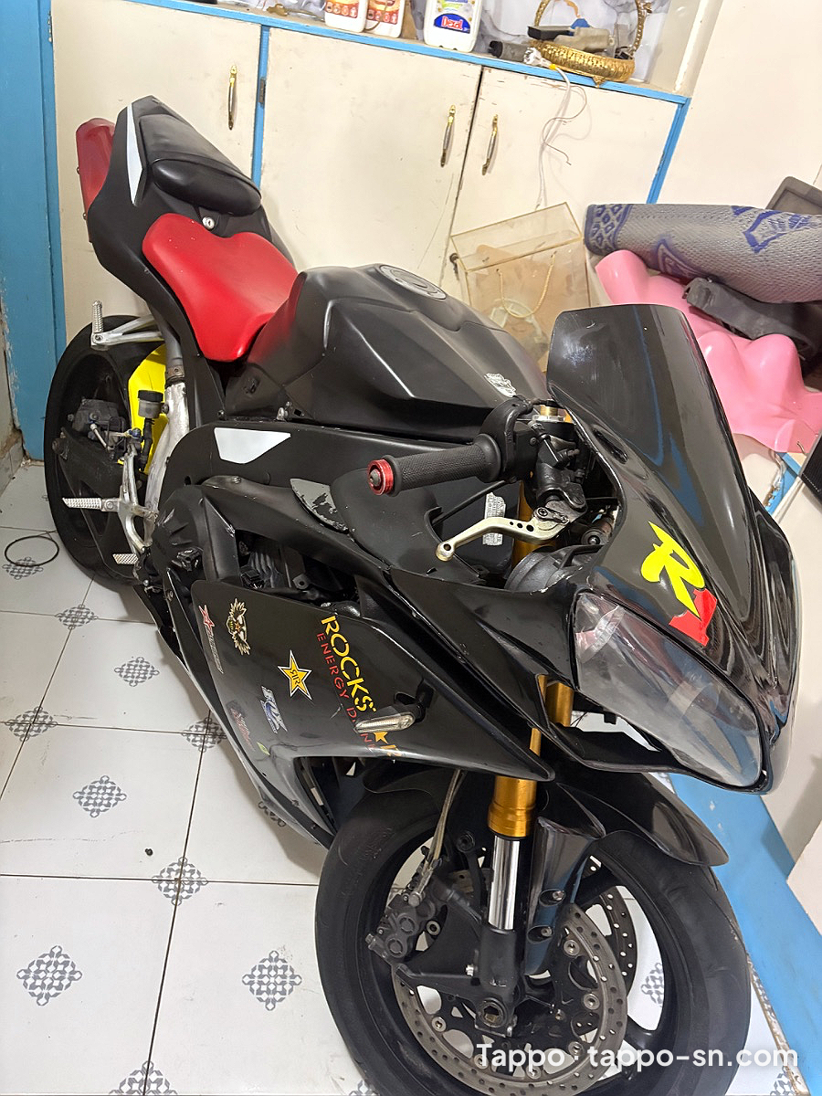 Moto YAMAHA YZF R1 à vendre à Thiès – photo 1