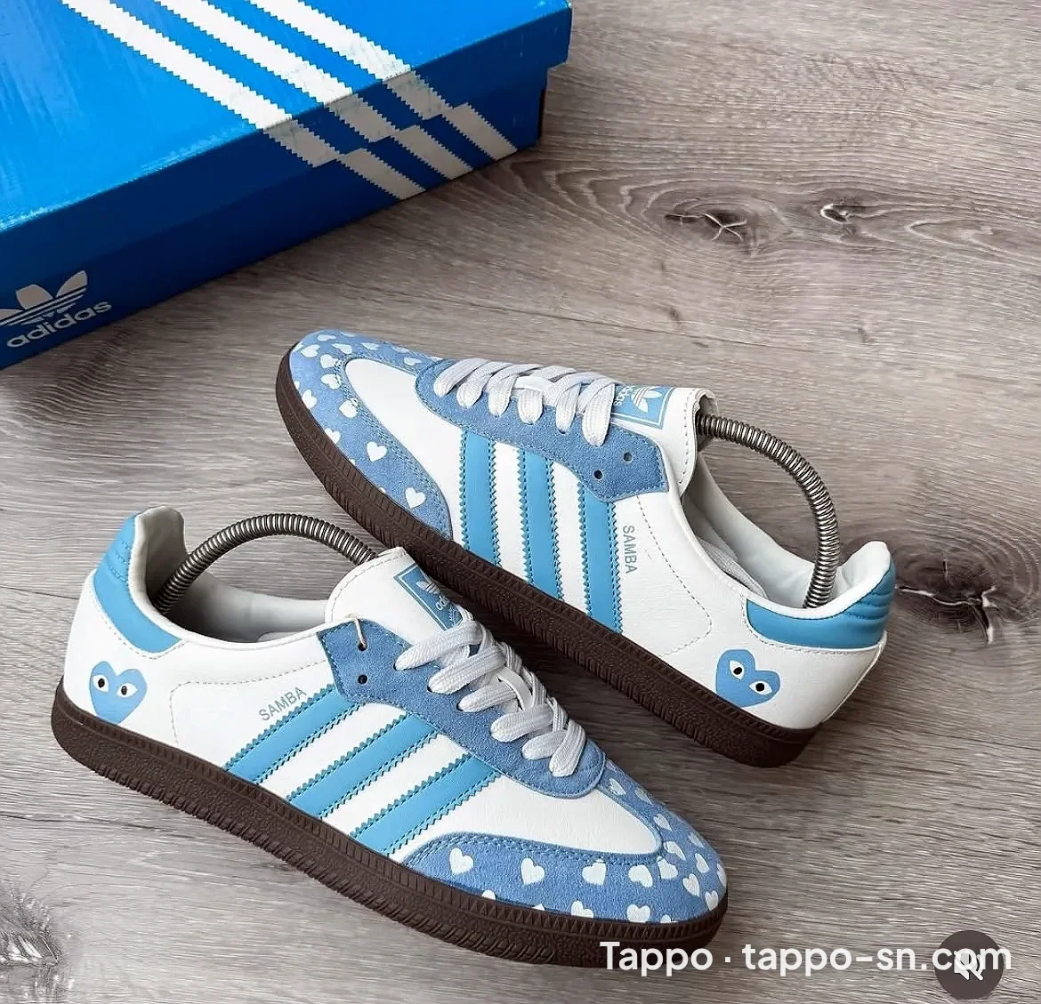 Baskets Adidas Samba bleu clair et blanc à vendre à Dakar – photo 1