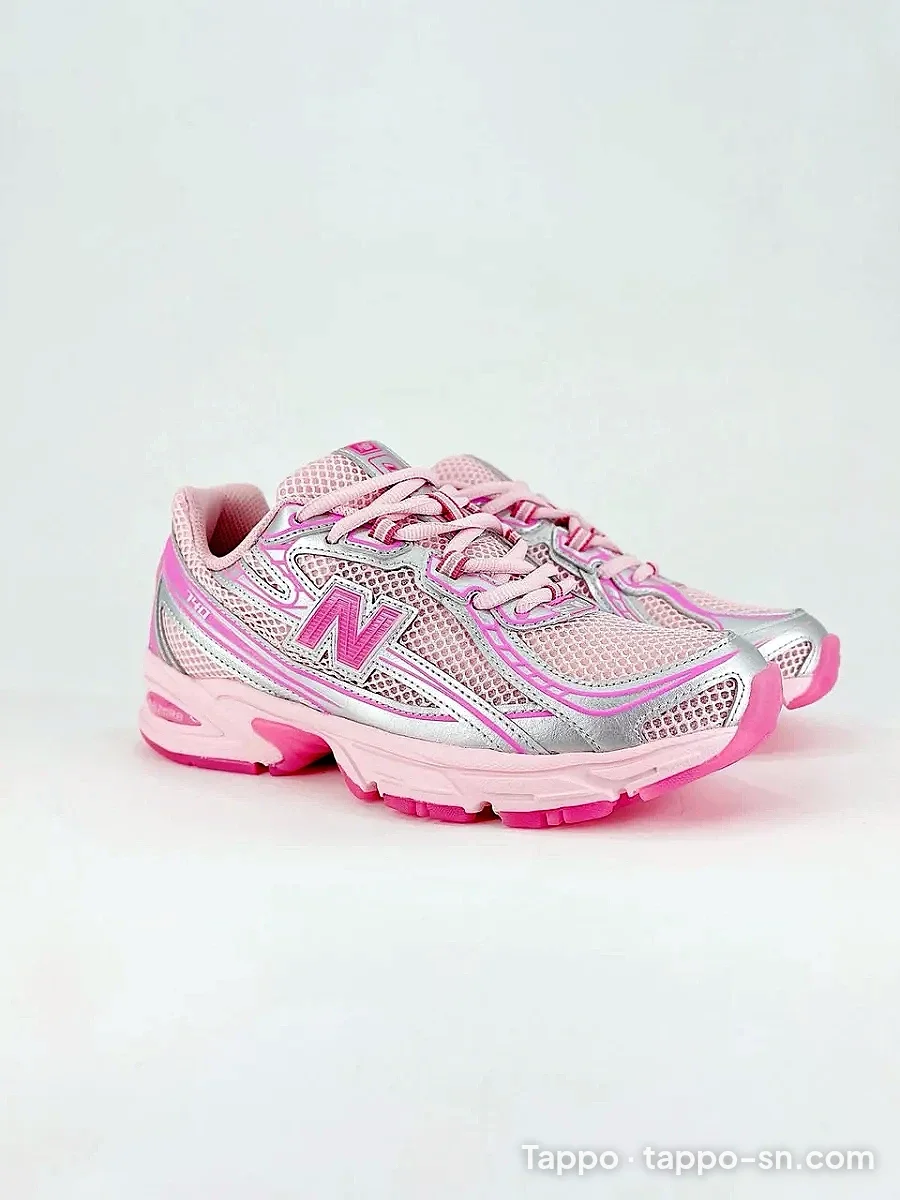Baskets New Balance 740 rose et argent à vendre à Dakar – photo 1