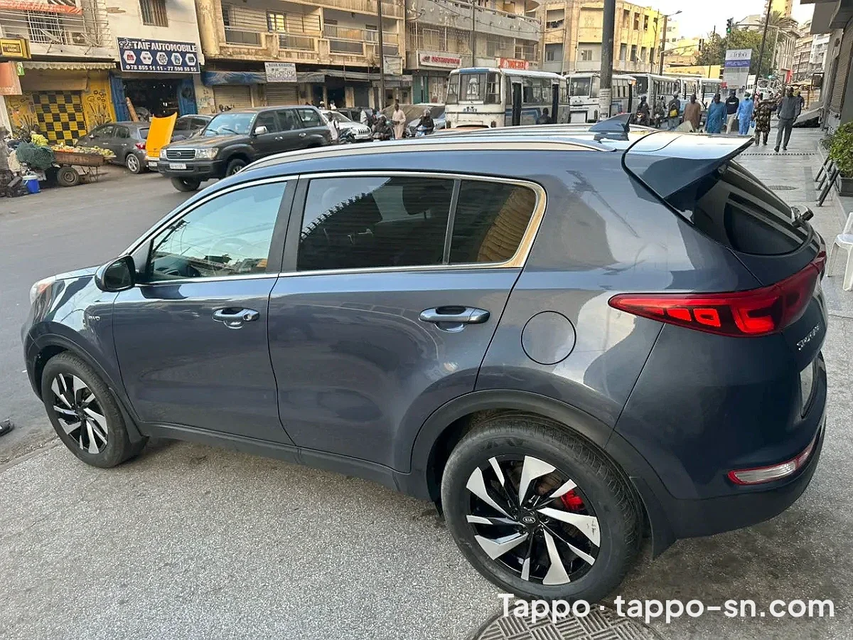 KIA Sportage 2018 - Bleu Nuit - Déjà Dédouané à vendre à Dakar – photo 1
