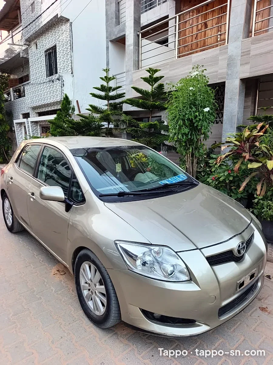 Toyota Auris manuelle diesel à vendre à Dakar – photo 1