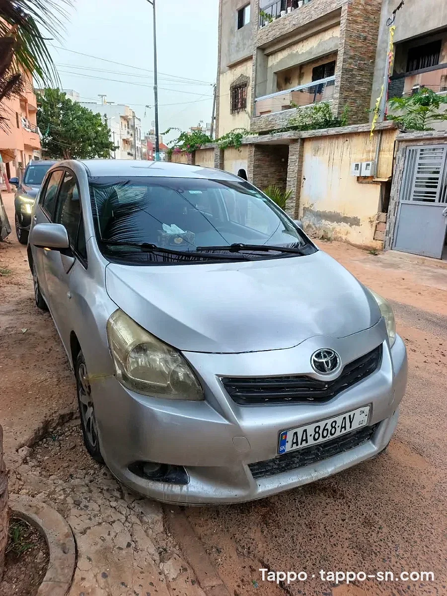 Toyota Verso 2012 Diesel Manuelle 7 Places à vendre à Dakar – photo 1
