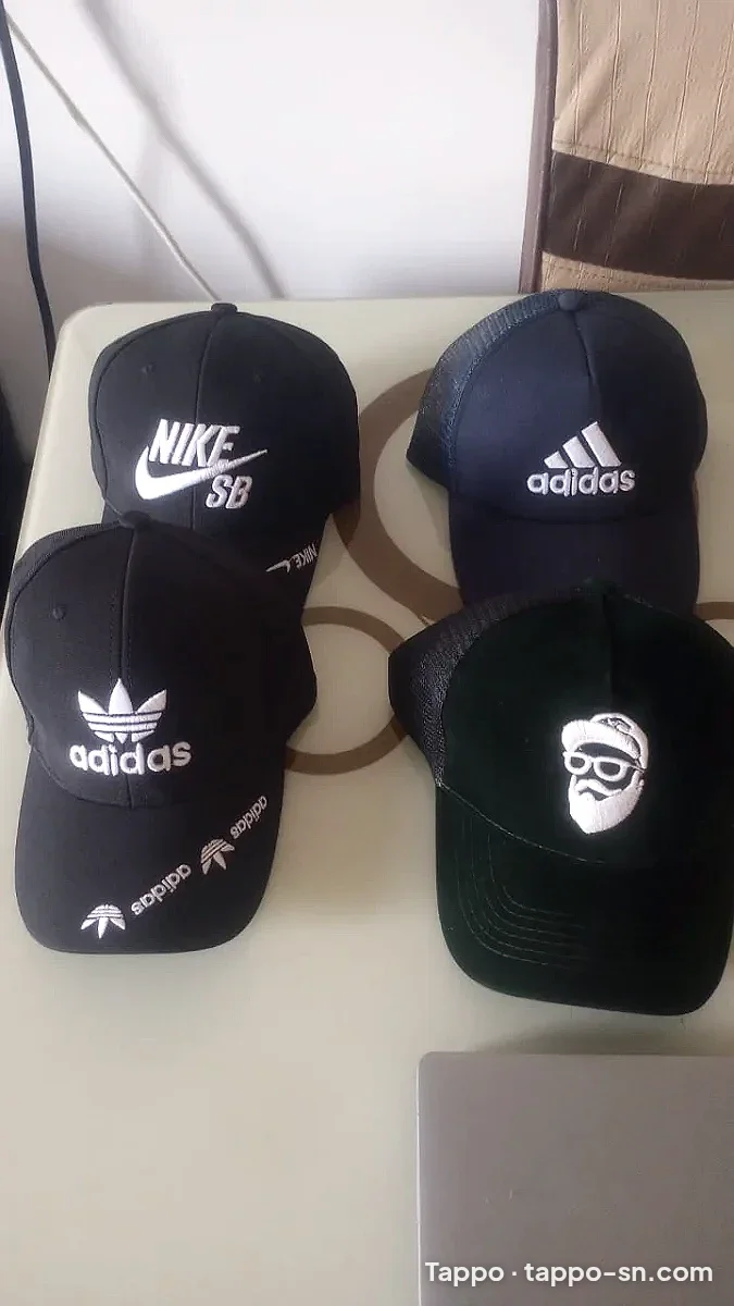 Casquettes Noires (Nike SB, Adidas & Modèle Original) à vendre à Dakar – photo 1