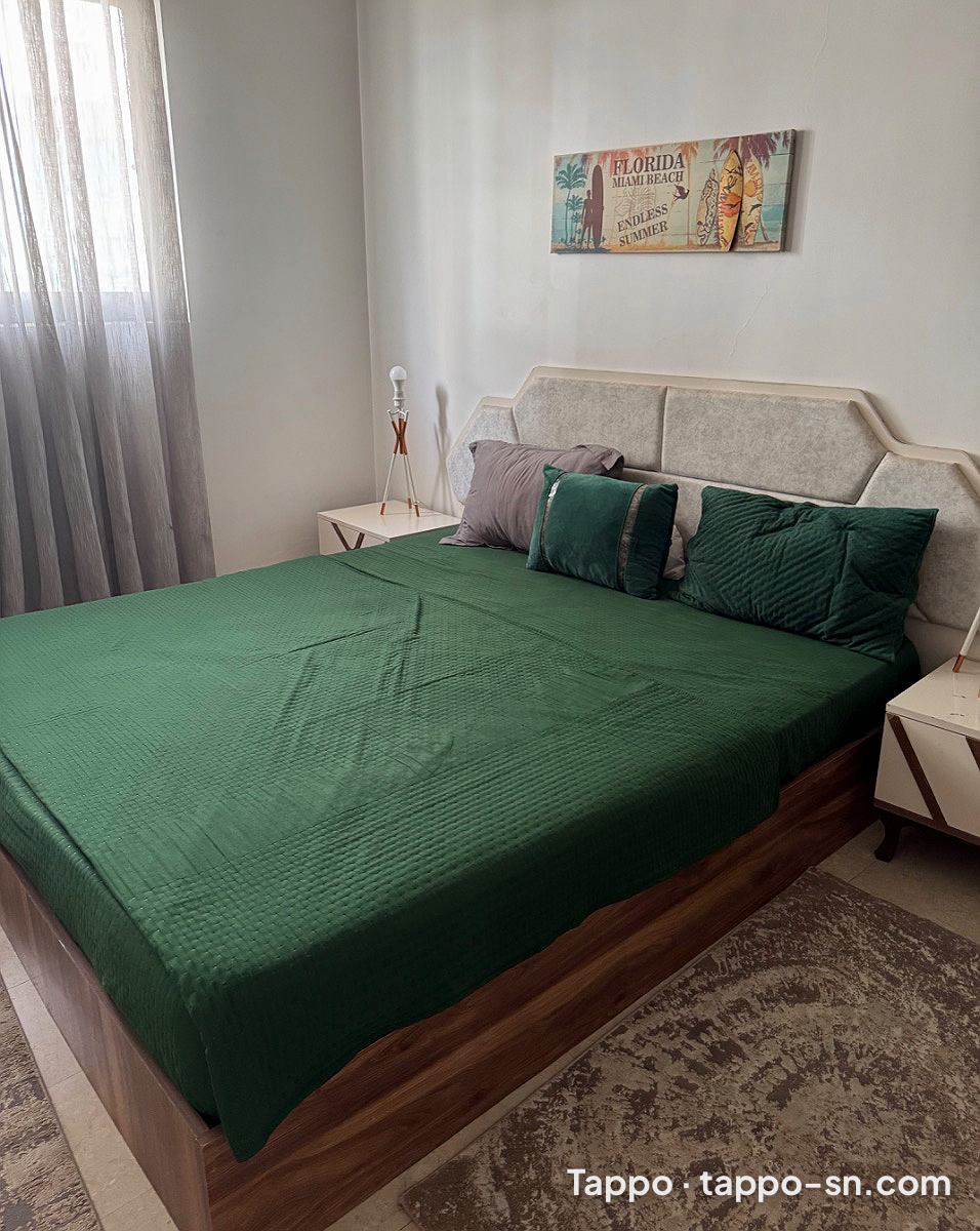 Lit queen size avec matelas à vendre à Dakar – photo 1