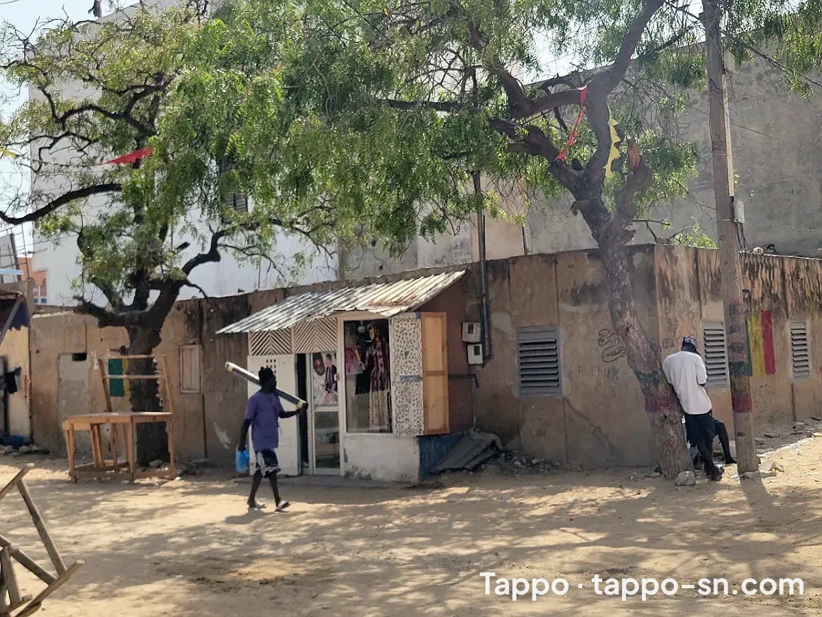 Villa d'Angle 150 m² à Vendre – Guédiawaye (Wakhinane) à Dakar – photo 1