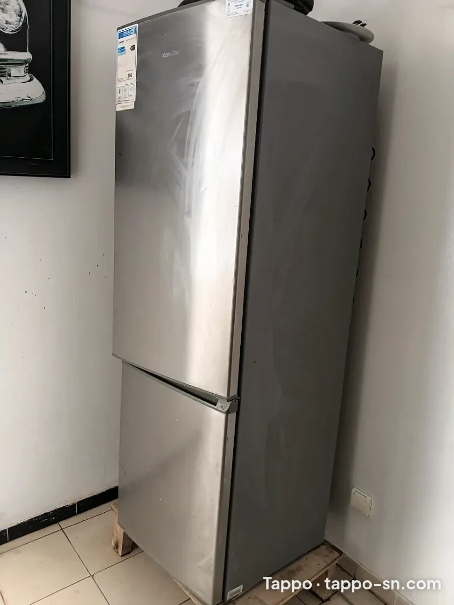 Réfrigérateur combi silver à vendre à Dakar – photo 1