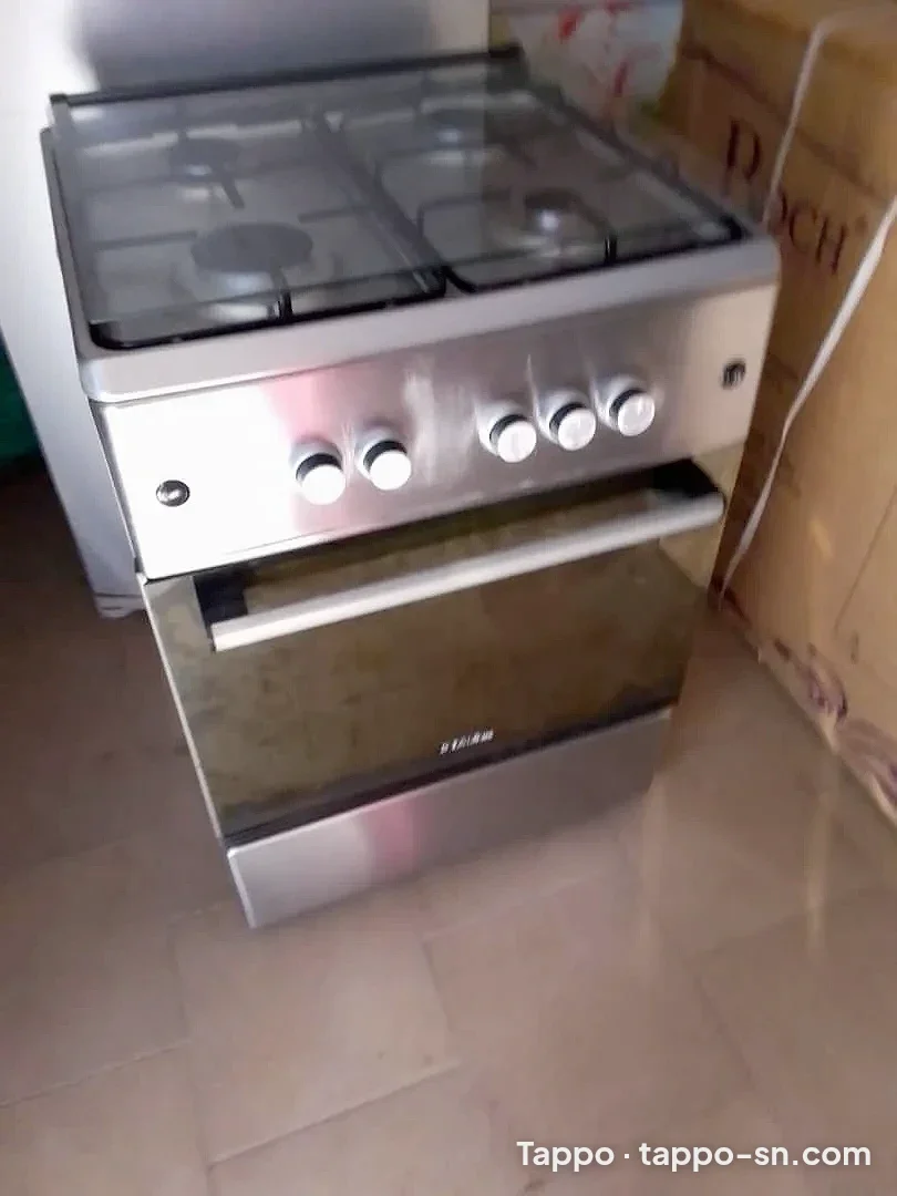 Cuisinière 4 feux avec four – Marque Boch à vendre à Dakar - Mermoz – photo 1
