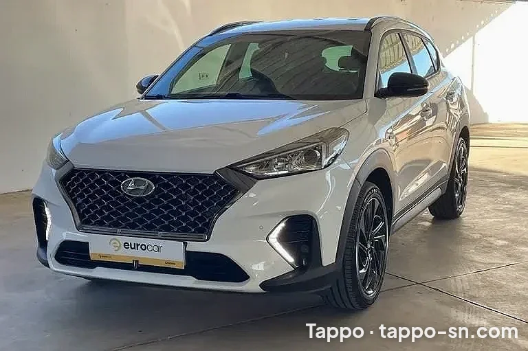 Voiture Hyundai blanche à vendre à Dakar – photo 1