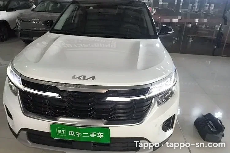 Voiture Kia blanche à vendre à Dakar – photo 1