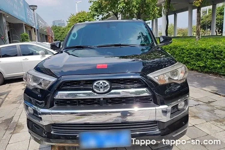 Voiture SUV Toyota noire à vendre à Dakar – photo 1
