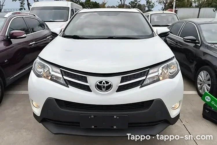 Voiture Toyota blanche à vendre à Dakar – photo 1