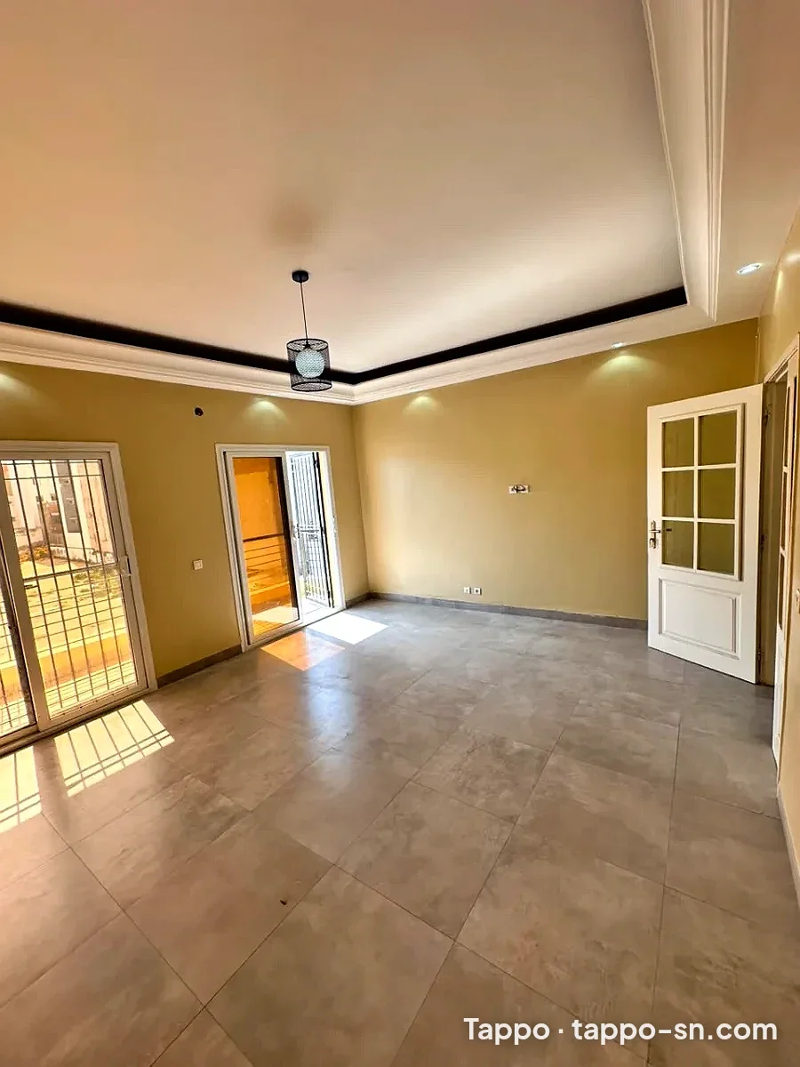 Appartement 3 chambres salon à Dakar – photo 1